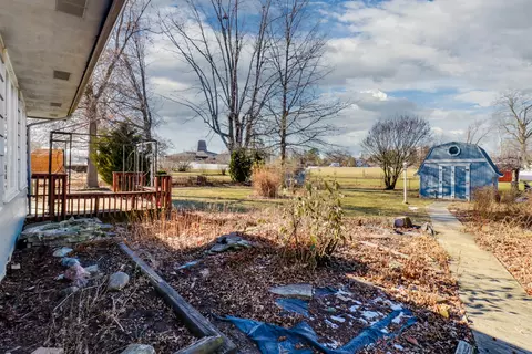Exterior - 405 Grandview Dr, Normal, IL 61761 photo 11 of 12