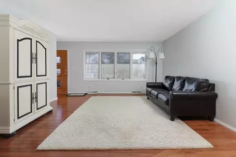 Living - 405 Grandview Dr, Normal, IL 61761 photo 2 of 4