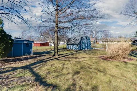 Exterior - 405 Grandview Dr, Normal, IL 61761 photo 6 of 12