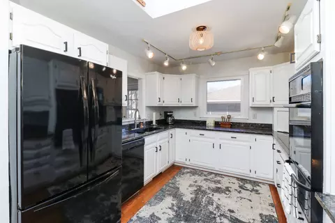 Kitchen - 405 Grandview Dr, Normal, IL 61761 photo 2 of 4