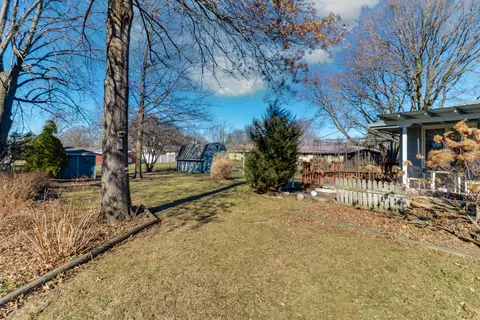 Exterior - 405 Grandview Dr, Normal, IL 61761 photo 5 of 12