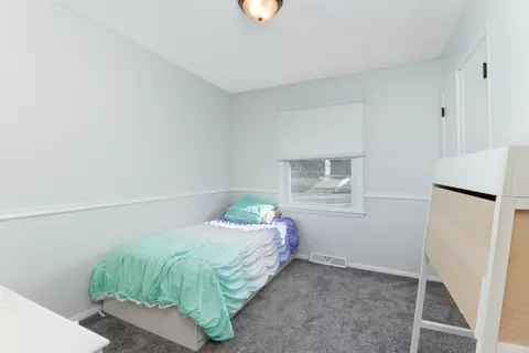 Bedroom - 405 Grandview Dr, Normal, IL 61761 photo 4 of 7