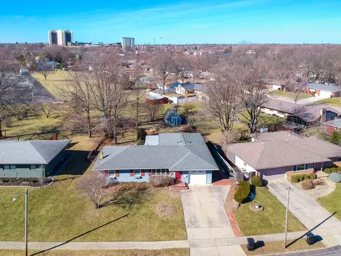 View/Area - 405 Grandview Dr, Normal, IL 61761 photo 5 of 9