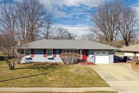 405 Grandview Dr, Normal, IL 61761