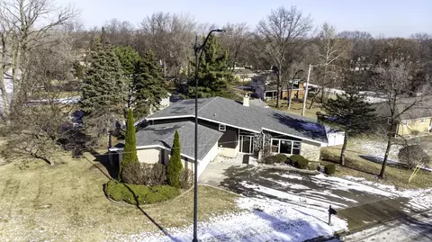 8550 91st St, Hickory Hills, IL 60457