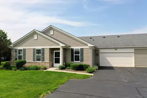 1785 Hannah Ln, Pingree Grove, IL 60140