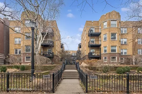 4724 N Beacon St #1E, Chicago, IL 60640
