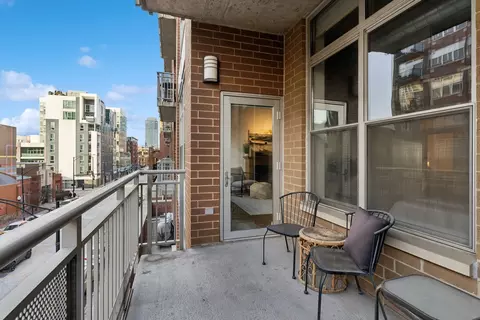 Exterior - 111 S Morgan St #407, Chicago, IL 60607 photo 2 of 2