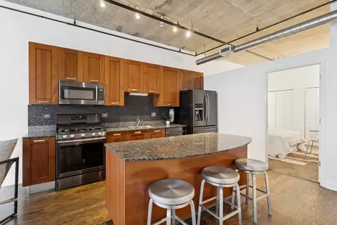 Kitchen - 111 S Morgan St #407, Chicago, IL 60607 photo 3 of 4