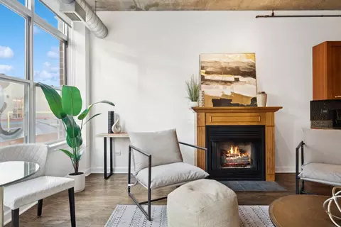 Living - 111 S Morgan St #407, Chicago, IL 60607 photo 4 of 5