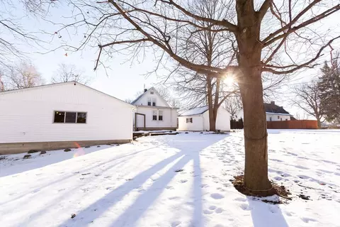 Exterior - 108 S Liberty St, Eureka, IL 61530 photo 11 of 14