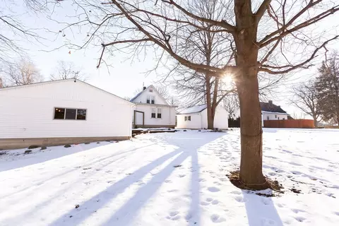 Exterior - 108 S Liberty St, Eureka, IL 61530 photo 10 of 14