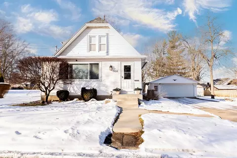 Exterior - 108 S Liberty St, Eureka, IL 61530 photo 4 of 14