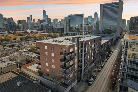 873 N Larrabee St #711, Chicago, IL 60610