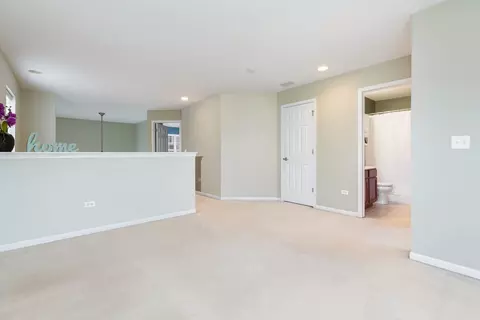 401 Vaughn Cir, Aurora, IL 60502 photo 21