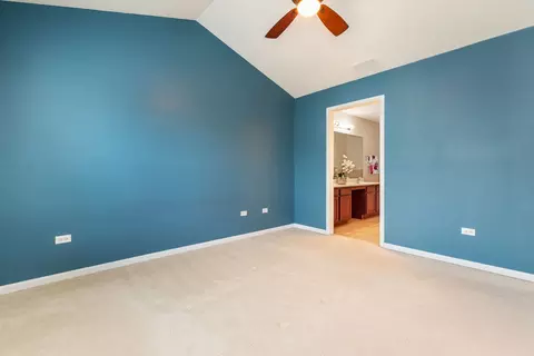 401 Vaughn Cir, Aurora, IL 60502 photo 15