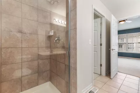 401 Vaughn Cir, Aurora, IL 60502 photo 18
