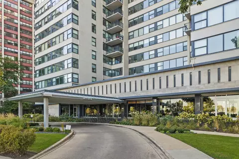 3430 N Lake Shore Dr #17P, Chicago, IL 60657