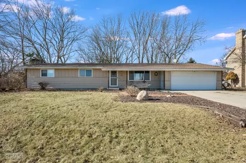 222 N Lincoln Dr, Newark, IL 60541