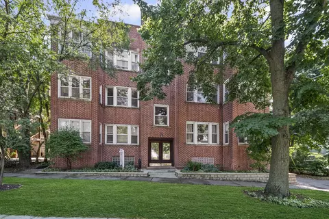 1114 Main St #1W, Evanston, IL 60202