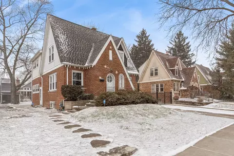 524 S Mitchell Ave, Arlington Heights, IL 60005
