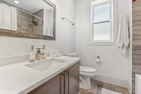 1221 E 46th St #2, Chicago, IL 60653 photo 18