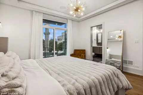 1221 E 46th St #2, Chicago, IL 60653 photo 11