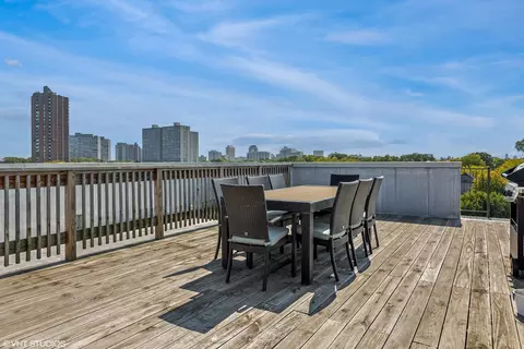 1221 E 46th St #2, Chicago, IL 60653 photo 20