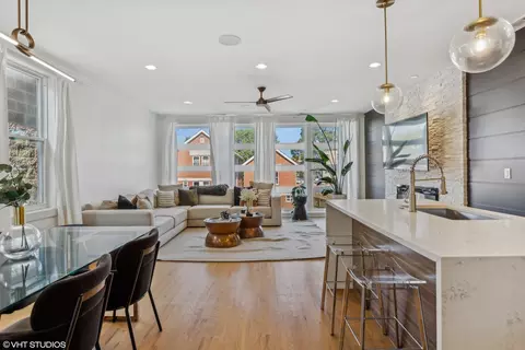 1221 E 46th St #2, Chicago, IL 60653 photo 2