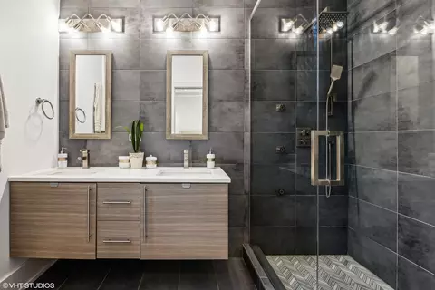 1221 E 46th St #2, Chicago, IL 60653 photo 13