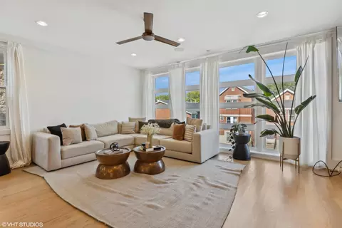 1221 E 46th St #2, Chicago, IL 60653 photo 7