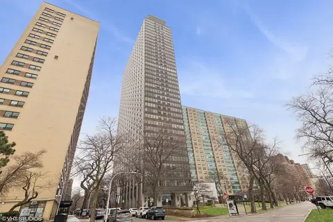 3150 N Lake Shore Dr #20F, Chicago, IL 60657