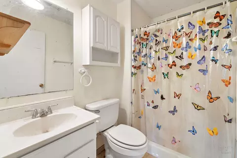 Bath - 61 Willow Cir, Cary, IL 60013 photo 1 of 1