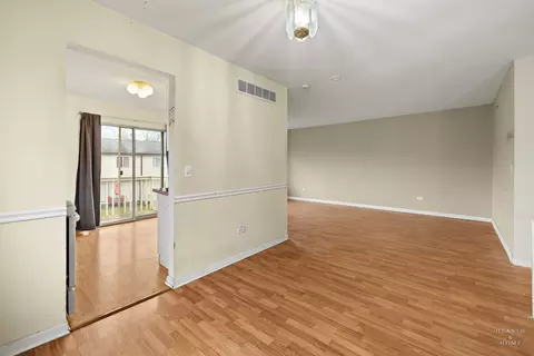 Living - 61 Willow Cir, Cary, IL 60013 photo 2 of 4