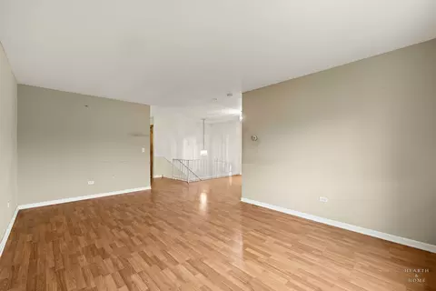 Living - 61 Willow Cir, Cary, IL 60013 photo 3 of 4