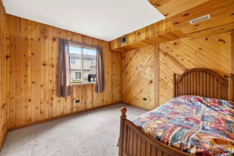 Bedroom - 61 Willow Cir, Cary, IL 60013 photo 3 of 3