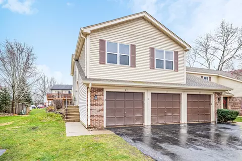 61 Willow Cir, Cary, IL 60013