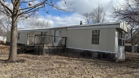 502 N Schluter St, Thomasboro, IL 61878