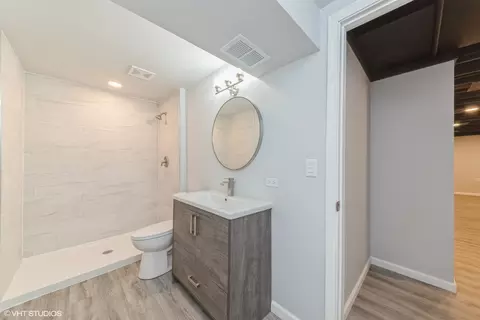 Bath - 947 Surf Ct, Bartlett, IL 60103 photo 2 of 2