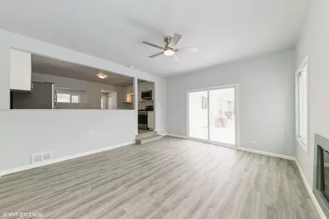 Living - 947 Surf Ct, Bartlett, IL 60103 photo 2 of 3