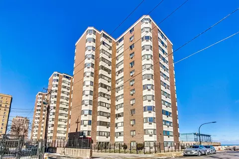 7337 S South Shore Dr #402, Chicago, IL 60649