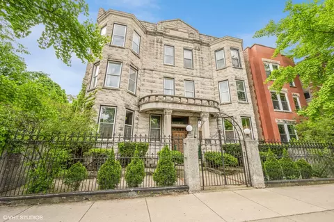 637 W Belmont Ave #1W, Chicago, IL 60657
