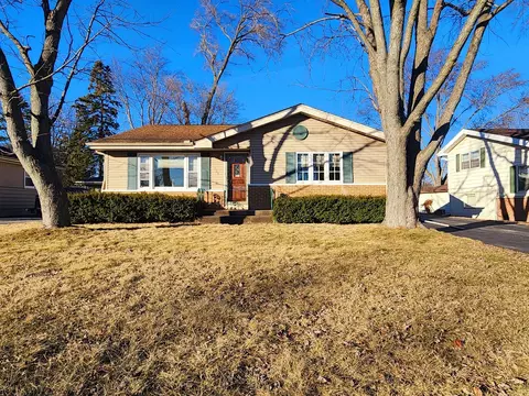 525 Michael Ave, Crete, IL 60417