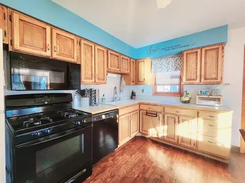 Kitchen - 525 Michael Ave, Crete, IL 60417 photo 1 of 2