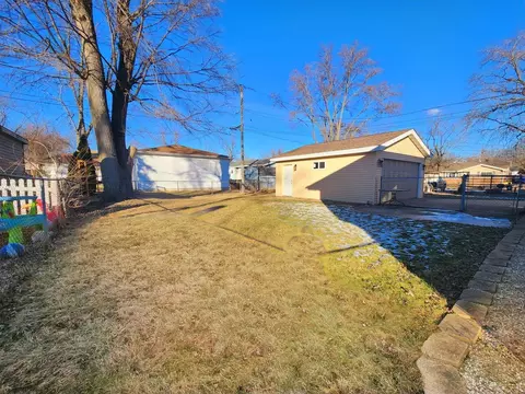 Exterior - 525 Michael Ave, Crete, IL 60417 photo 4 of 6