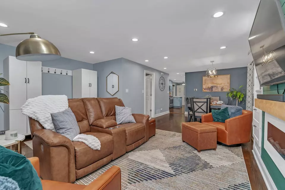  1033 Thomas Ave, Forest Park, IL 60130 photo 3