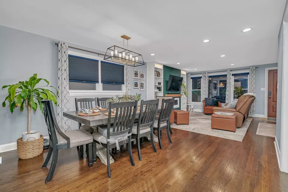  1033 Thomas Ave, Forest Park, IL 60130 photo 8