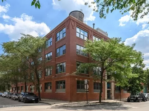 835 N Wood St #102-202, Chicago, IL 60622