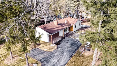 42 Pine Ave, Lake Zurich, IL 60047