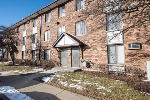 243 Gregory St #10, Aurora, IL 60504